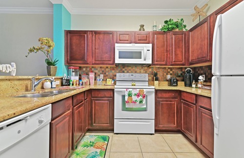 Four Corners Condo | Resort Condo with On-site Bar & Restaurant Near Theme Parks