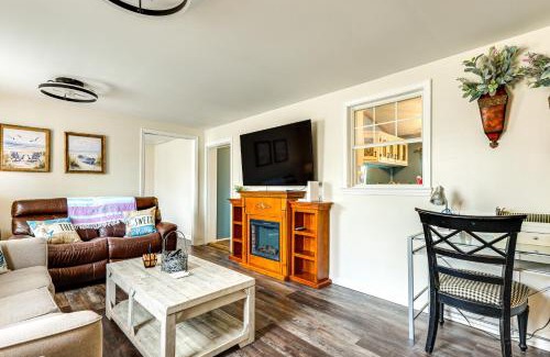 Elberta House | Resort Dock and Boat Ramp Home with Wolf Bay Access