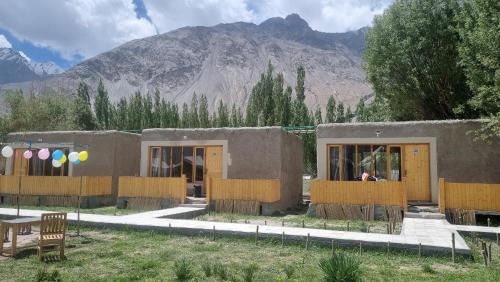 Diskit Hotel | Resort green throne