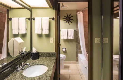 Wahweap Resort | Resort Haven in Arizona:Close to Antelope Canyon!2 Pet Friendly Units,Pool