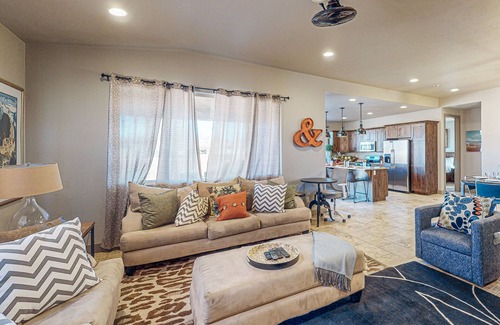 Ivins House | Resort home with private washer/dryer, shared pool, water park & hot tub