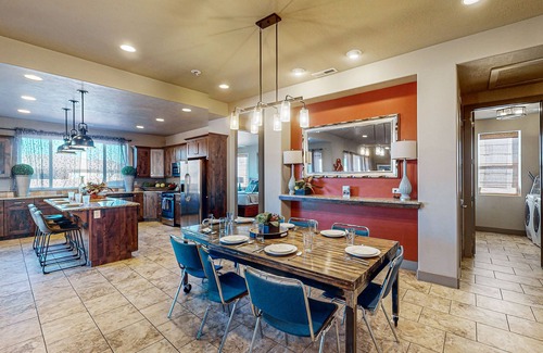 Ivins House | Resort home with private washer/dryer, shared pool, water park & hot tub