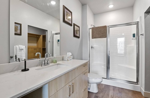 Herriman Apartment | Resort-Like Location! 3rd Floor Walk-Up! 100% Solar & EV Chargers Availablel