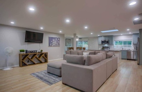 Santee House | Resort Like Oasis: 6BR Home, Pool, Hot Tub & Bar
