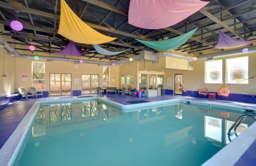 Lincoln Beach Apartment | Resort Lincoln Condo with Ocean Views and Pool Access!