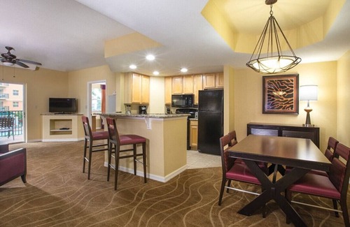 Survey Creek Resort | Resort Managed 2 BR -Sleeps 8 at Wyndham Palm Aire - Pools, Free Beach Shuttle!