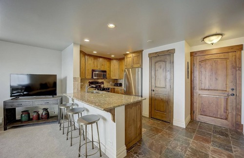 North Park City Condo | Resort Plaza #5037 by AvantStay | Located in Park City Mountain Resort!