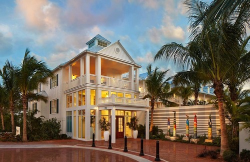 Historic Seaport House | Resort Room with Direct Access to Water Adventures | 3 Suites Ideal for Family