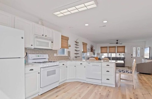 Diamond Beach House | Resort Style Beach Home!