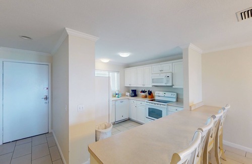 Ono Island Condo | Resort-style beachfront condo with Gulf view, beach access, docks & pools
