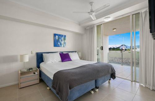 Cairns Central Business District Apartment | Resort-Style Cityview Getaway in Perfect Location