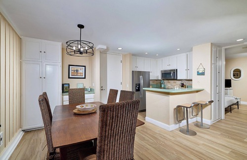 Townsite Condo | Resort Style Complex on the Sand