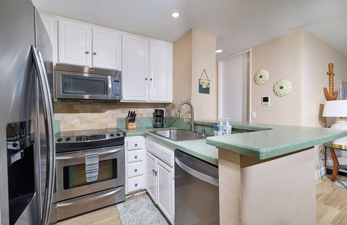 Townsite Condo | Resort Style Complex on the Sand