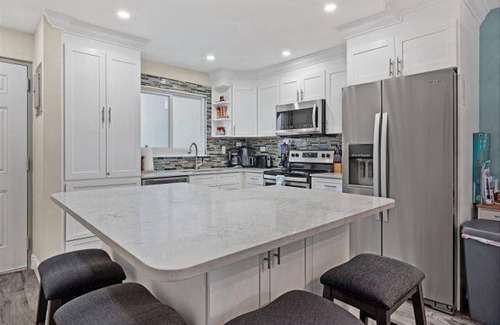 Seven Mile Beach Condo | Resort Style Condo Complex on Seven Mile Beach-SUNSET COVE 228