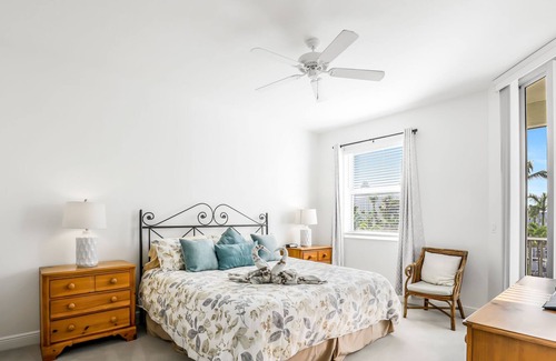 Vanderbilt Beach Condo | Resort Style Condo- Regatta - Naples Florida
