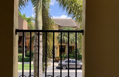 Ole Condo | Resort Style Condominium at Ole in Lely Resorts!