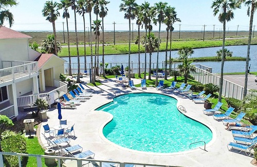 Corpus Christi Condo | Resort-Style Corpus Christi Condo w/ Ocean View!