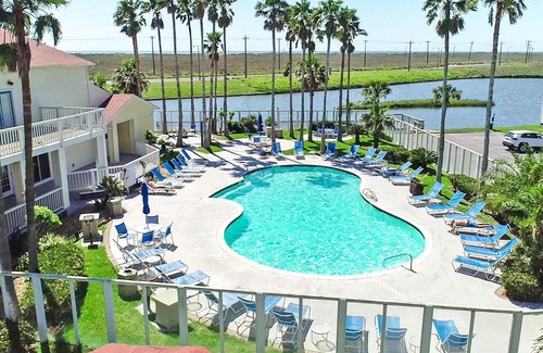 Corpus Christi Apartment | Resort-Style Corpus Christi Condo with Ocean View!