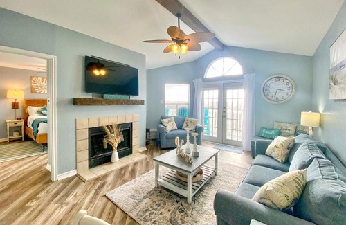 Corpus Christi Apartment | Resort-Style Corpus Christi Condo with Ocean View!