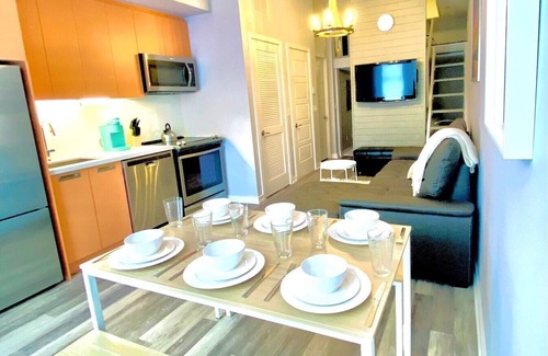 Innisfil House | Resort Style Living Steps to the Boardwalk and Marina