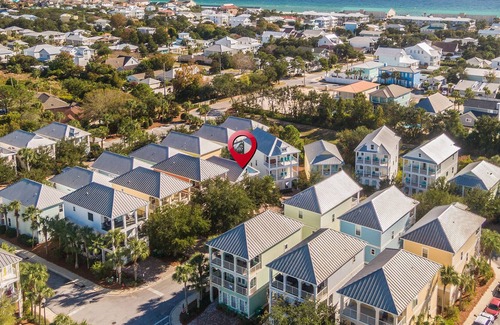 Villages of Crystal Beach House | Resort Style Pool & Few blocks from Beach!