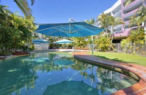 Torquay Apartment | Resort-Style Stay with Balcony & Garage Parking