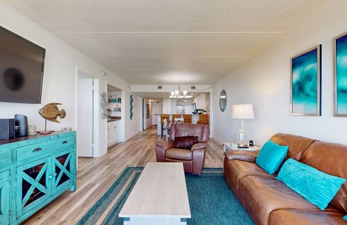 South Padre Island Condo | Resort-style beachfront condo, pools, tennis, sauna & gym