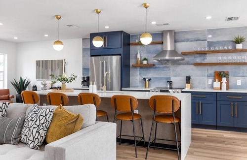 Bay Crest Park House | Resort-Style Waterfront - Heated Pool & Game Fun