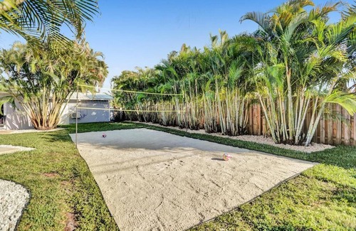 Lighthouse Point Villa | Resort Villa 6BR Heated Pool Beach Volleyball Game Room Mini Golf
