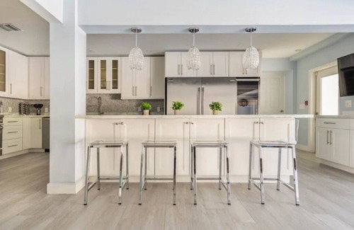 Pompano Beach Villa | Resort Villa Compound 7BR 2 Houses In One HTD Pool