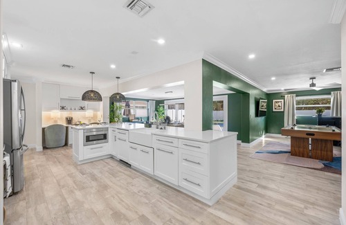 Lake Clarke Shores House | Resort Villa! Heated Pool+Golf+Firepit+Turf Sports