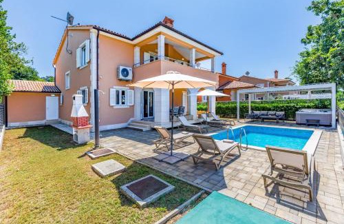 Valdebek Villa | Resort Villas Lotus by Istrabook