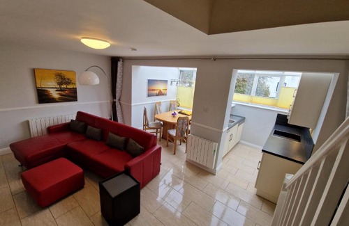 Clifden House | Rest and Recharge at 12 Clifden Glen