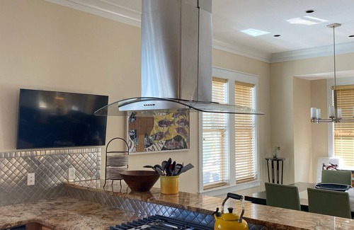 Rosemary Beach House | Rest Ashore 6BR/5.5 bath, Pool, Office and Media rms w/bunks, 2 fridges, 3 kings