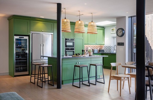 Trevone House | Rest Harrow - super stylish extended house, walking distance to Trevone beach