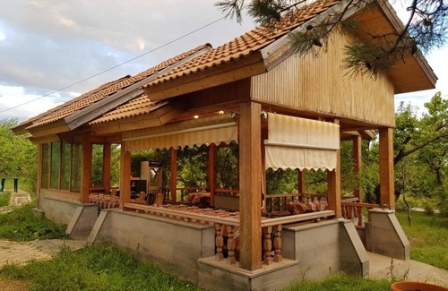 Oshakan Villa | Rest House Mughni
