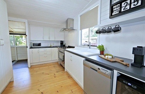 Bundaberg Central House | Rest relax in elegant surroundings very close to town with FREE Wifi and Netflix