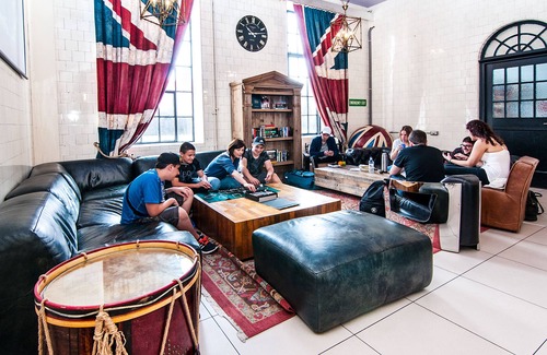 Elephant and Castle Hotel | Rest Up London - Hostel