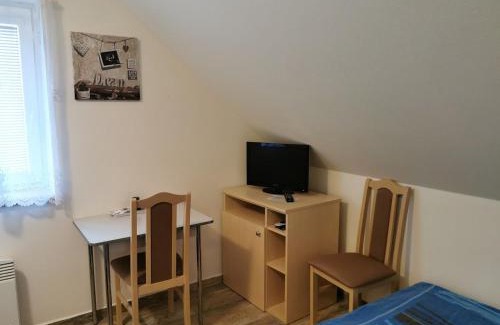 Perna House | Restaurace a penzion u Jessyho