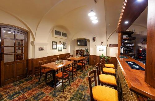 Skutec House | Restaurace a Penzion U Palečků