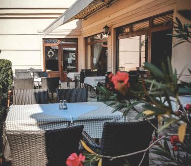 Cierny Brod House | Restaurant Pansion Wien