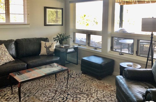 Estes Park Apartment | Restful Retreat / Walk to Downtown Estes