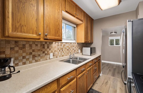 Central - Terry House | Restful single bedroom getaway