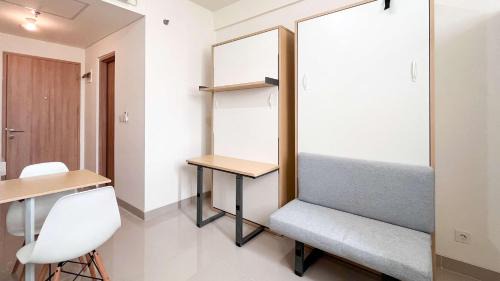 Makassar Apartment | Restful Studio (No Kitchen) Apartment at Bandaraya - Tallasa City Makassar By Travelio