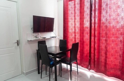 Male House | Resting View