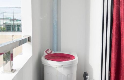 Male House | Resting View