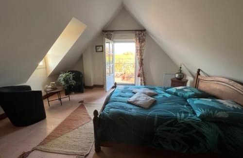 Dehault House | Retraite paisible avec cheminée, étang privé et chalet près du Mans - FR-1-410-382
