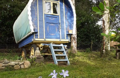 Belle-Isle-en-Terre Other | Retraite rustique en bordure de forêt à la campagne
