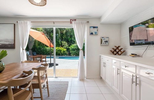 Riverside Park House | Retreat at Sailboat Bend, Pool, BBQ, 100ft Dock