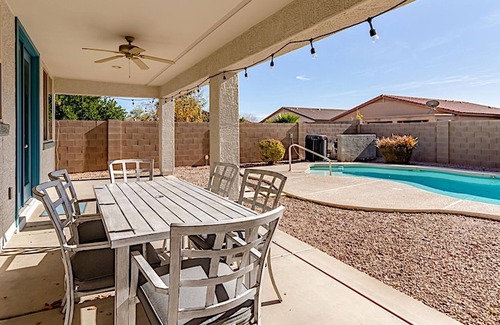 Laredo Ranch House | Retreat at San Tan 4BR by Casago